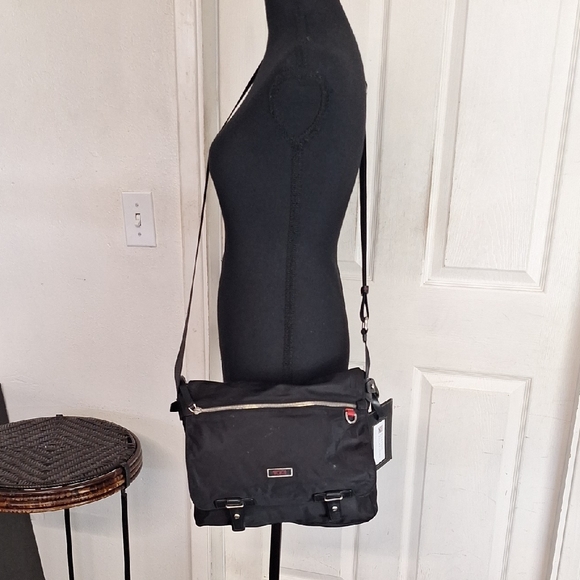 Tumi Sumatra Voyager Black Crossbody Sling Shoulder Travel Bag - Picture 2 of 16